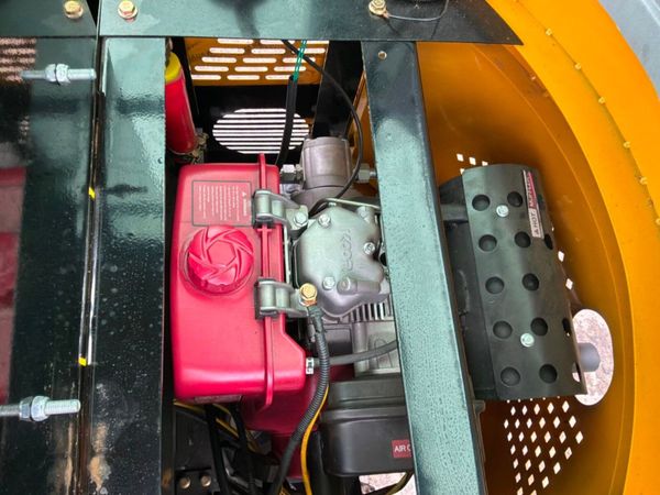 DIESEL  2026 JPC  Mini micro Digger.......Full cab 389892202
