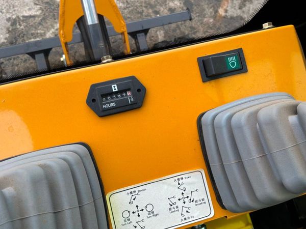 DIESEL  2026 JPC  Mini micro Digger.......Full cab 389892205