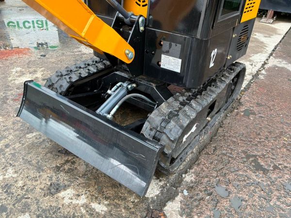 DIESEL  2026 JPC  Mini micro Digger.......Full cab 389892209