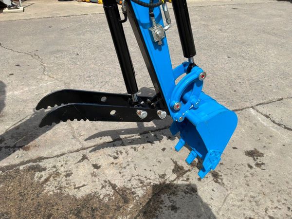 Unused Mp18 mini digger...Kubota engine...1907. 389808464