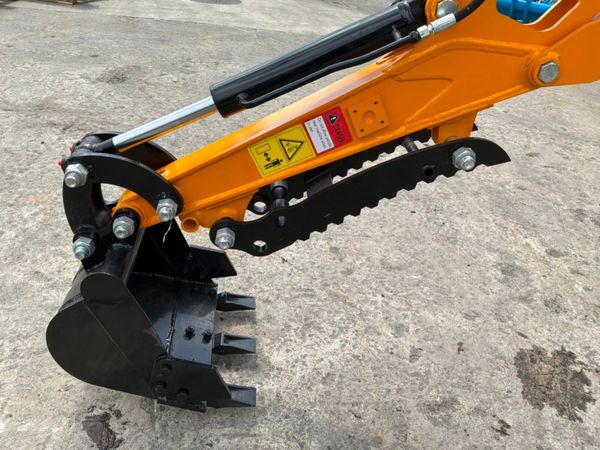 Unused CK 16pd Mini micro digger....Diesel........ 389978098