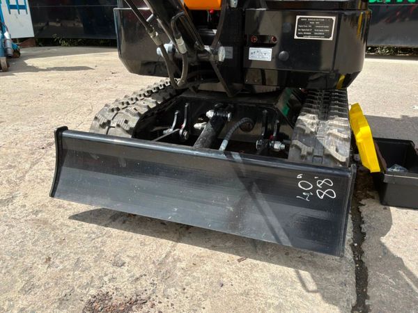 Unused CK 16pd Mini micro digger....Diesel........ 389978103