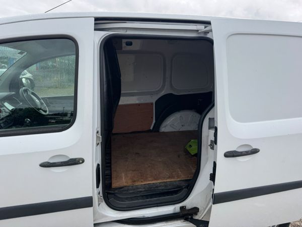 Renault Kangoo 2016 raced and tested 389939978