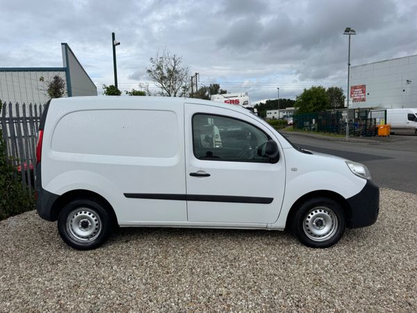 Renault Kangoo 2016 raced and tested 389939979