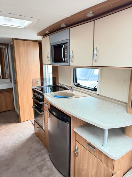 ✨STUNNING SWIFT CONQUEROR 4 BERTH SILVER SIDE ✨ 390049246
