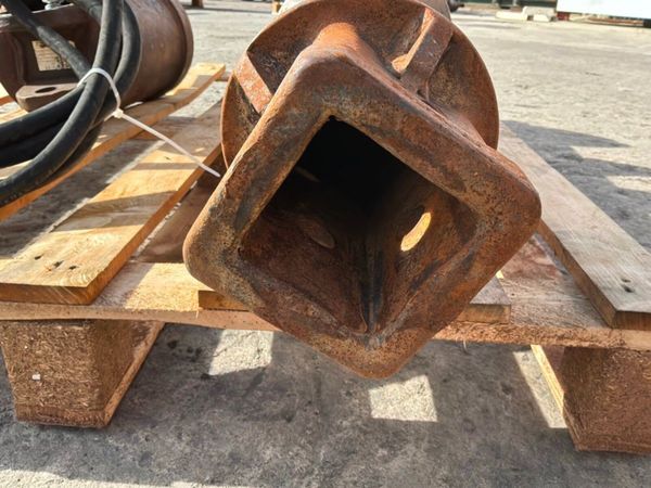 Earth drill / hydraulic auger drive.....12 auger b 390053558