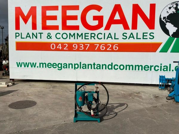 3 phase Hydraulic oil pump / filtration cannister. 390053565