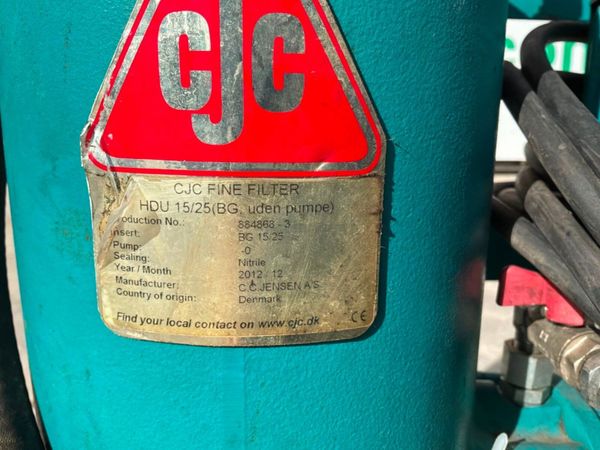 3 phase Hydraulic oil pump / filtration cannister. 390053568