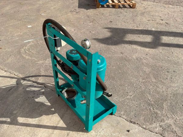 3 phase Hydraulic oil pump / filtration cannister. 390053571