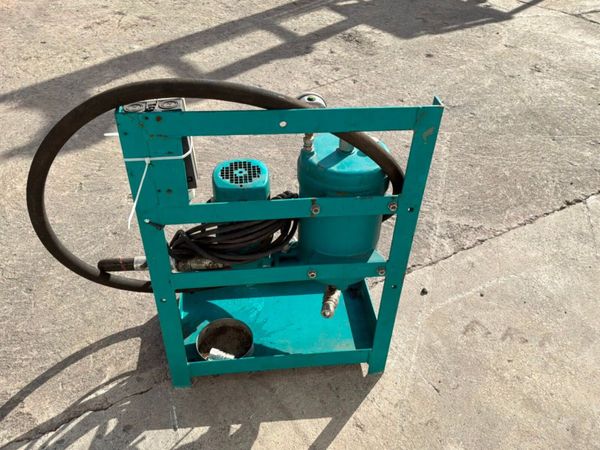 3 phase Hydraulic oil pump / filtration cannister. 390053572