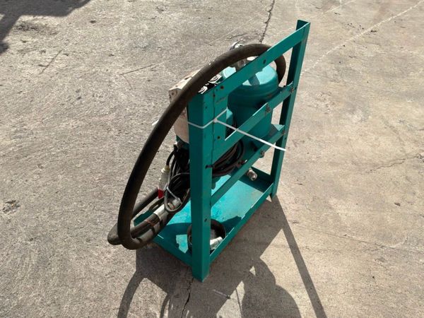 3 phase Hydraulic oil pump / filtration cannister. 390053574