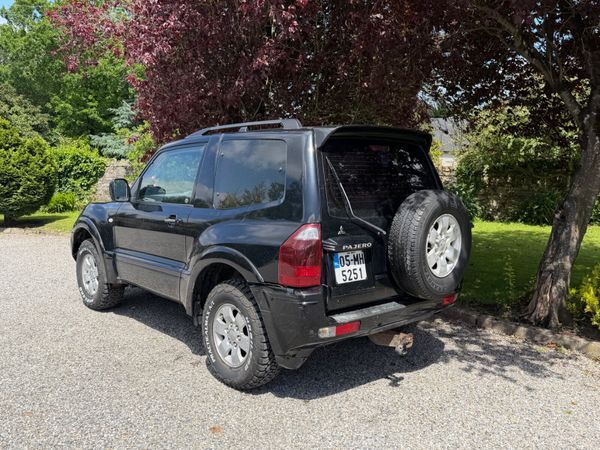 Mitsubishi Pajero Irish & Automatic DOE 2/27 4 New 390023881