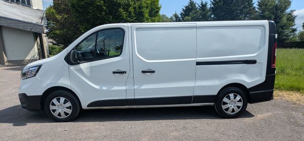 Renault Trafic 2022 LOW KMS 390187259