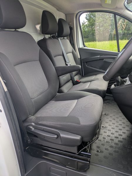 Renault Trafic 2022 LOW KMS 390187277