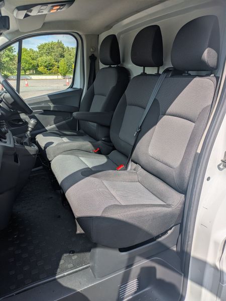 Renault Trafic 2022 LOW KMS 390187382