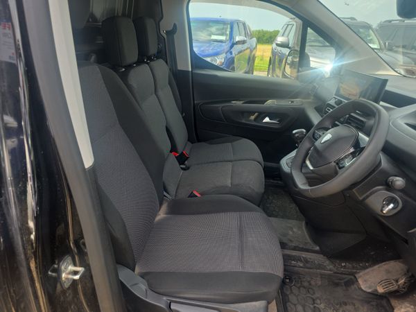 Peugeot Partner 3 Seater Van 390124045
