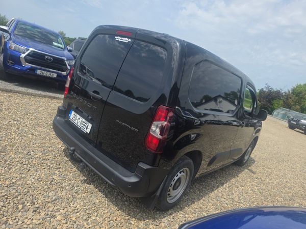 Peugeot Partner 3 Seater Van 390124046