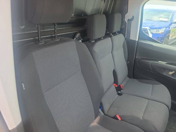 Peugeot Partner 3 Seater Van 390124059