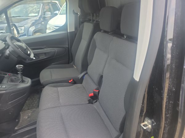 Peugeot Partner 3 Seater Van 390124061