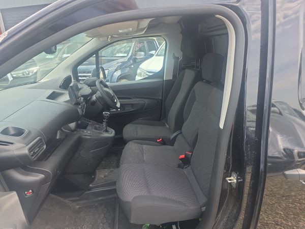 Peugeot Partner 3 Seater Van 390124062