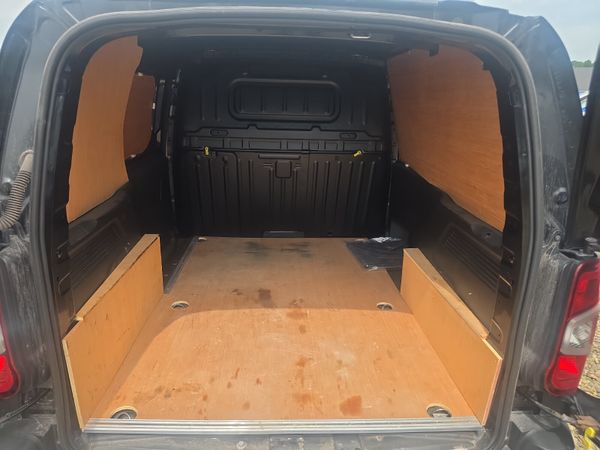 Peugeot Partner 3 Seater Van 390124075