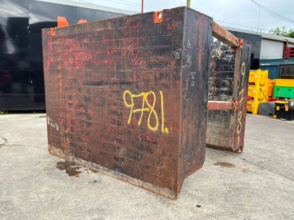 Manhole shoring support / trench box assembly..... 390278092