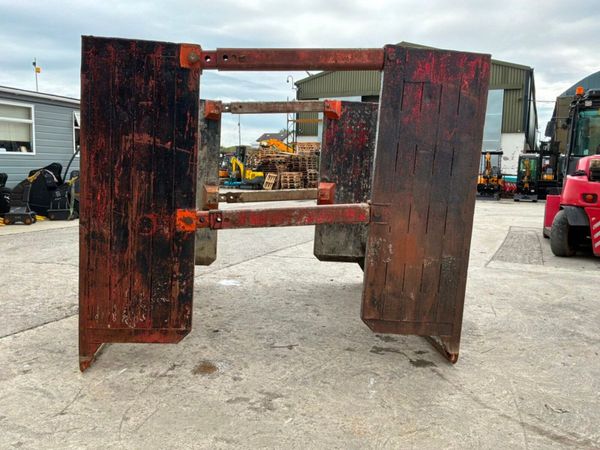 Manhole shoring support / trench box assembly..... 390278100