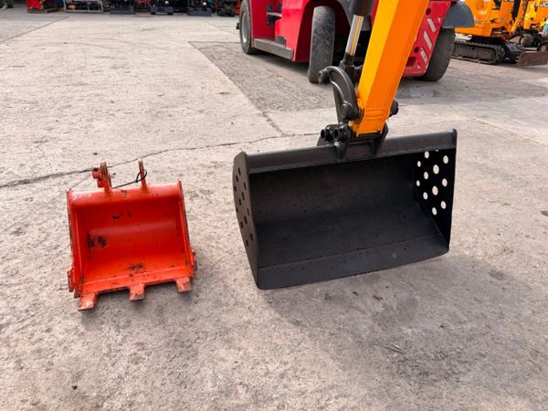 2022...  JCB MICRO / MINI DIGGER ...640 hours .... 390290205