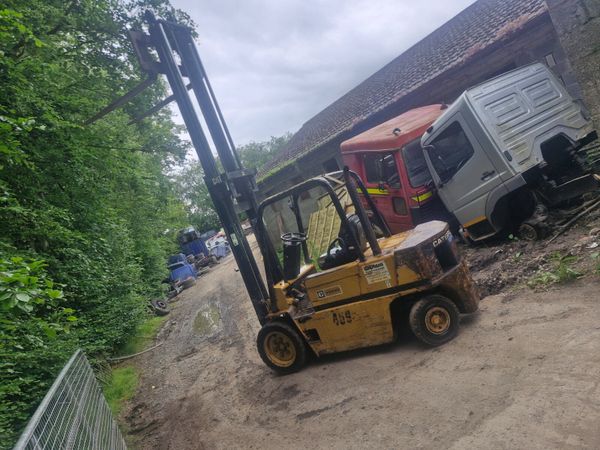 Cat 3 ton forklift 390210893