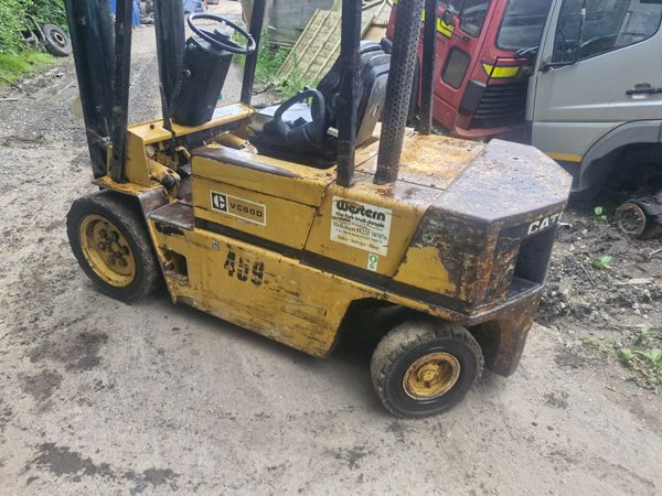 Cat 3 ton forklift 390210895