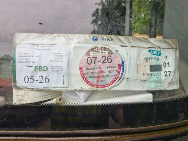Mercedes 1518 remote control crane 390214656