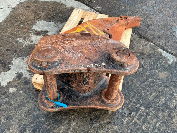 Heavy gauge ripper tooth....80mm pins.....1424t. 390373815