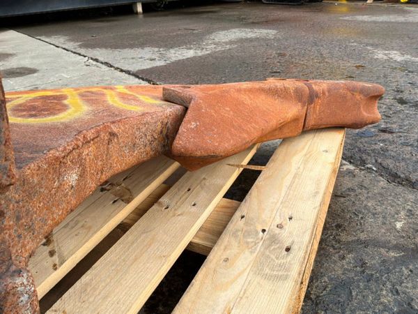 Heavy gauge ripper tooth....80mm pins.....1424t. 390373820