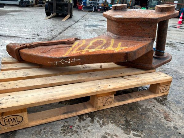 Heavy gauge ripper tooth....80mm pins.....1424t. 390373825