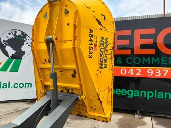 Wacker Nueson Dt25 swivel tracked crawler dumper.. 390303244