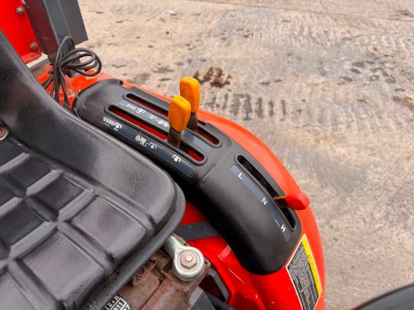 Kubota B2410 Compact Tractor... 24Hp ...1,946 hour 390310010