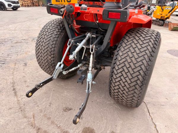 Kubota B2410 Compact Tractor... 24Hp ...1,946 hour 390310018