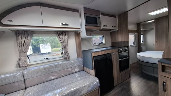 Swift Vogue 580 Island Bed Caravan 390461248