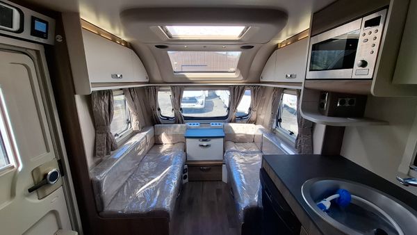 Swift Vogue 580 Island Bed Caravan 390461250
