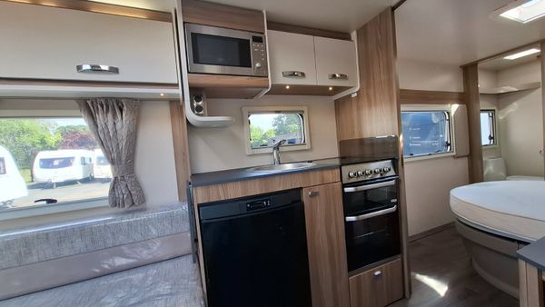 Swift Vogue 580 Island Bed Caravan 390461255