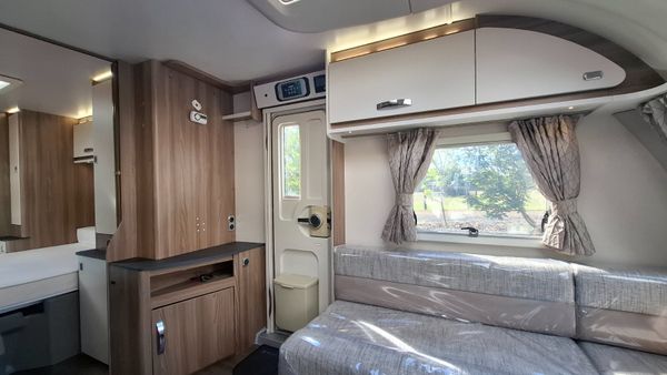 Swift Vogue 580 Island Bed Caravan 390461258