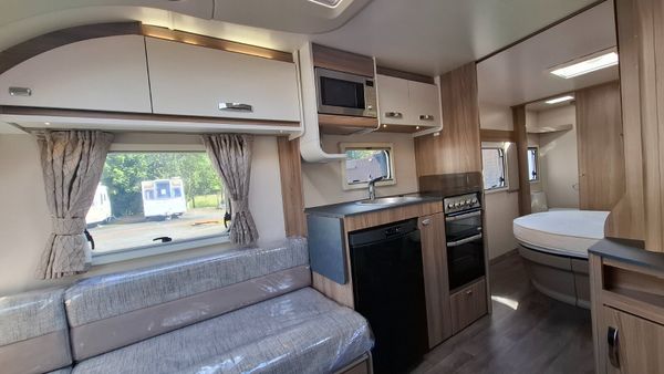 Swift Vogue 580 Island Bed Caravan 390461259