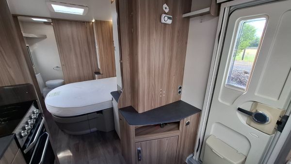 Swift Vogue 580 Island Bed Caravan 390461270