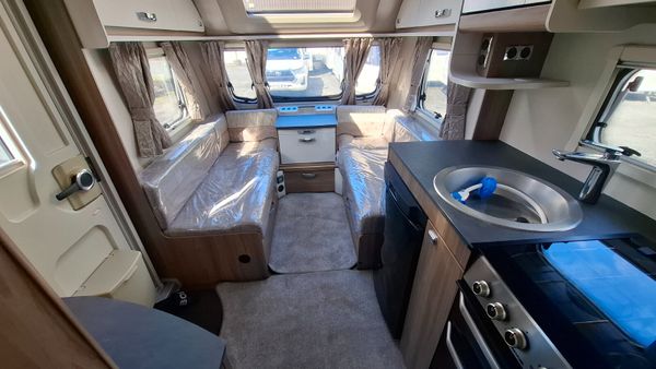 Swift Vogue 580 Island Bed Caravan 390461271