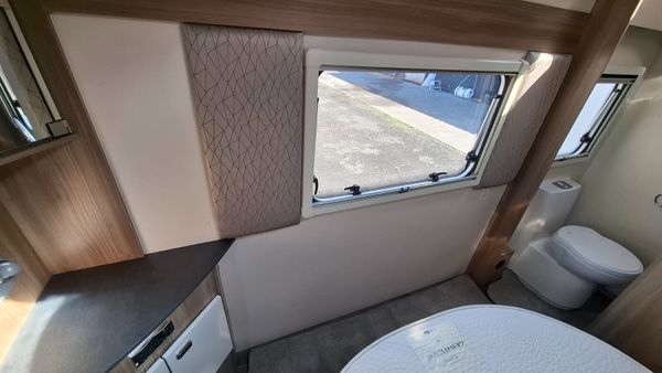 Swift Vogue 580 Island Bed Caravan 390461273