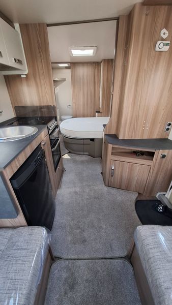 Swift Vogue 580 Island Bed Caravan 390461274