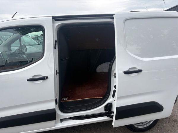 Vauxhall Combo 390493210