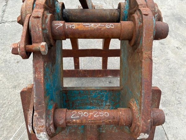 7 tyne manual grab / grapple.......50 / 60mm pins. 390408041