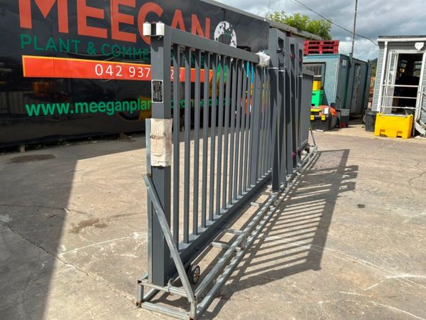 Unused 20ft remote control sliding entrance gate.. 390408149