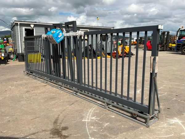 Unused 20ft remote control sliding entrance gate.. 390408157